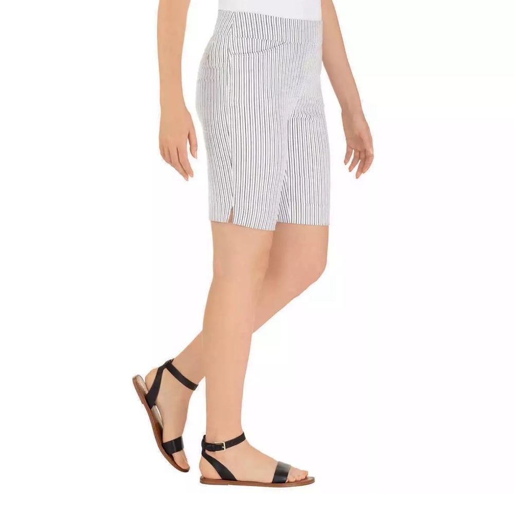 Hilary Radley Ladies’ Stretch Pull On Bermuda Short- size L (inseam 9”)